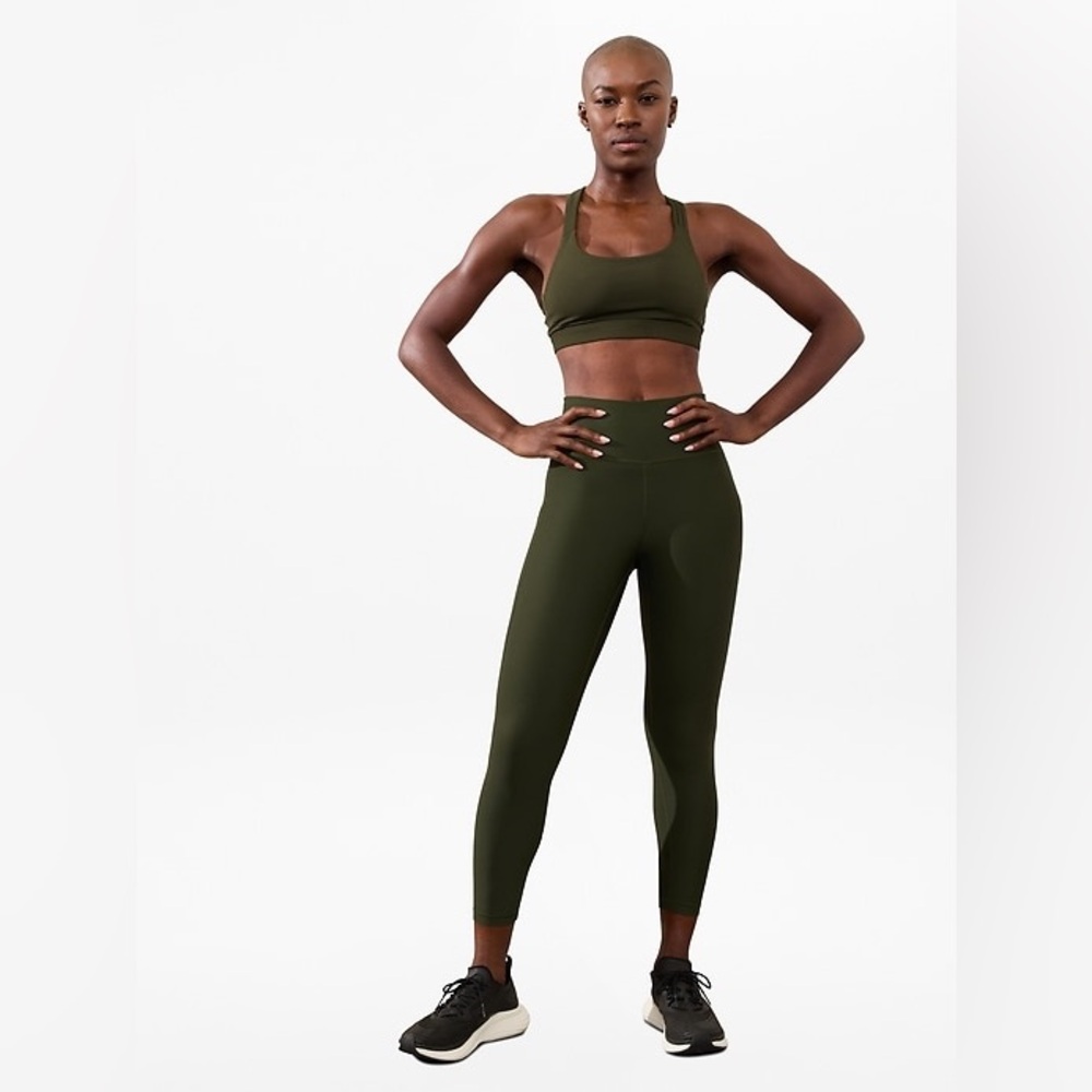 Athleta Interval Stash High Rise 7/8 Legging
